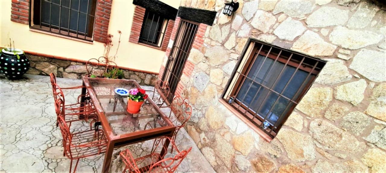 Apartamentos La Rosa Y El Pastor Guijo de Santa Bárbara Buitenkant foto